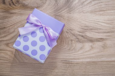 Menekşe hediye kutusu