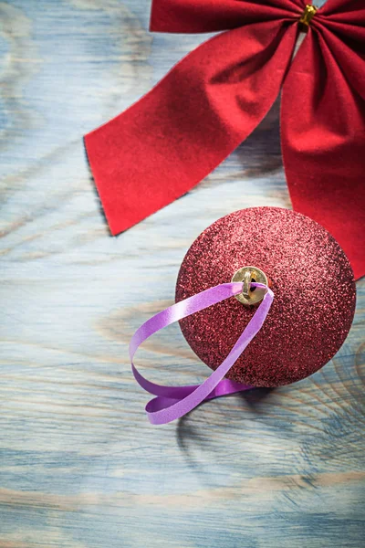 Natal arco e bola — Fotografia de Stock