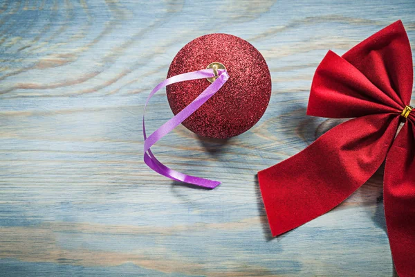 クリスマスの弓とボール — ストック写真