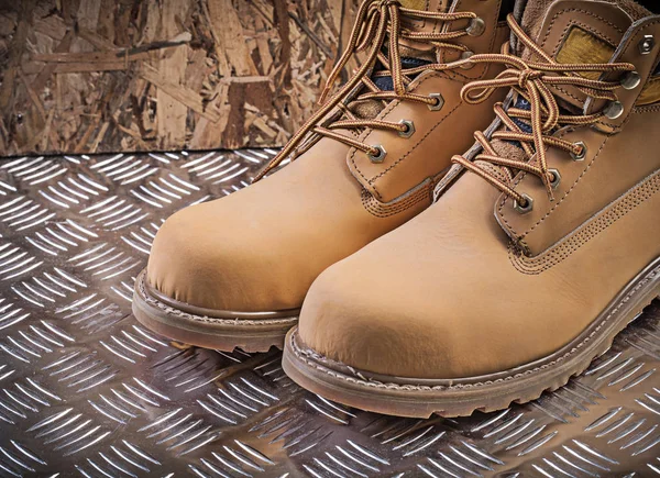 Brown working boots — Stock Photo, Image