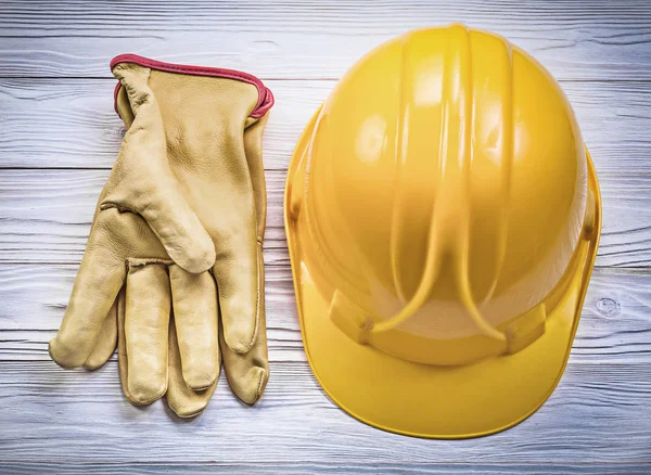 Yellow safety gloves — Stock Photo, Image