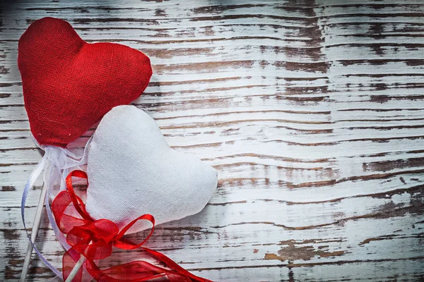 Corazones de San Valentín blanco y rojo — Foto de Stock