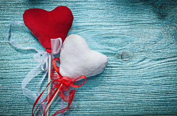 Corazones de San Valentín blanco y rojo — Foto de Stock