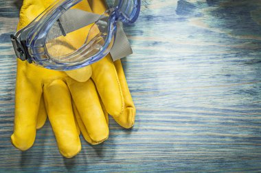 Koruyucu gözlük deri eldiven ahşap tahta inşaat c