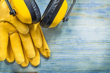 Kask yapı üzerinde etkilidirler koruyucu gözlük deri eldiven