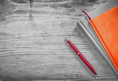 Not Defterleri kalem ahşap tahta office kavramı