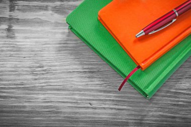 Not Defterleri tükenmez kalem ahşap tahta office kavramı