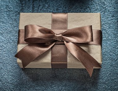 Siyah arka plan tatil kavramı mevcut kutusunda