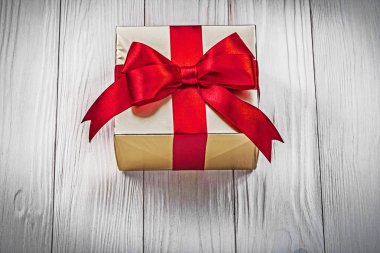 Hediye kutusu ahşap tahta üstten görünüm tatil kavramı