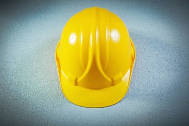 Bina kask beton arka plan inşaat kavramı üzerinde