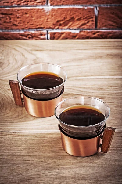 Cooffee i vintage koppar koppar på bord — Stockfoto