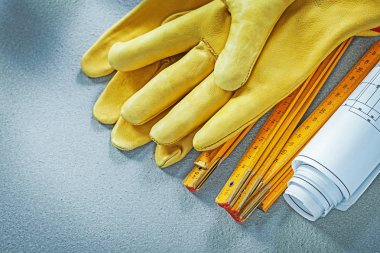 Koruyucu eldiven planları ahşap metre beton zemin üzerine