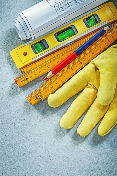 Juego de guantes de seguridad nivel de construcción medidor de madera ingeniería —  Fotos de Stock