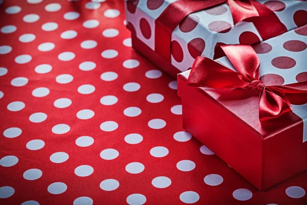 Noel hediyeleri benekli kırmızı Tekstil kutlamalar kavramı