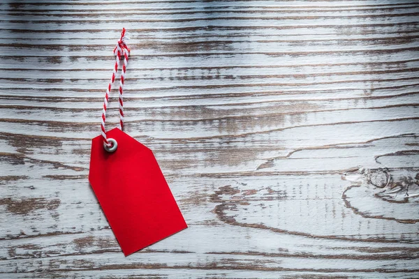 Etiqueta de preço vermelho na placa de madeira vintage — Fotografia de Stock