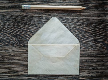 Vintage zarf kalem üzerinde kara tahta Üstten Görünüm