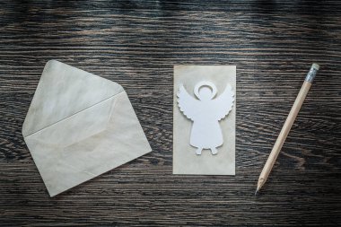 Vintage zarf kağıt melek kalem kara tahta üzerinde