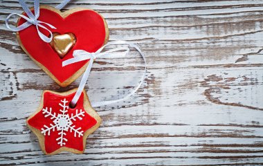 Noel zencefilli bisküvi vintage ahşap tahta celebrati üzerinde