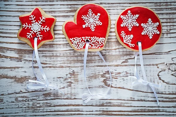 Noel gingerbread çerezleri vintage ahşap tahta üzerinde görünümü top