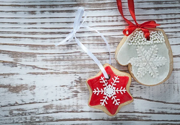 Galletas de jengibre de Navidad en vacaciones de madera vintage c — Foto de Stock