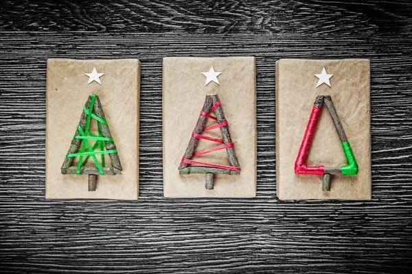 Scatole regalo di Natale su tavola di legno — Foto Stock