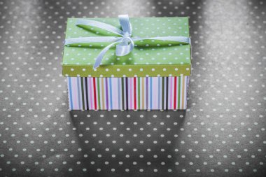 Mevcut kutusunda kırmızı masa örtüsü yatay görüntü kutlamalar konsantrasyon