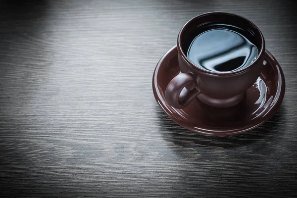 棕色杯碟和木板的咖啡 — 图库照片