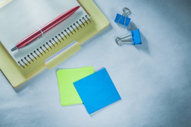 Not defteri kağıt klasör biro kalem belgesi anımsatıcıları klipler