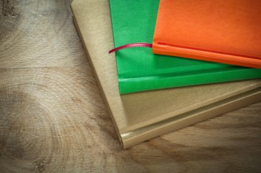 Kapalı ofis Notebook ahşap tahta üzerinde