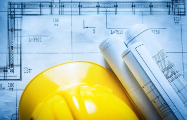 Baret inşaat çizimleri planı üzerinde