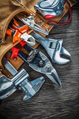 Deri bina kemer inşaat ahşap tahta üzerinde takım ile