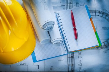 Koruyucu baret defter kalem planları yapısı üzerinde kontrol