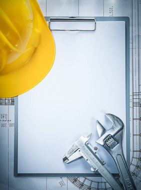 Kask ayarlanabilir anahtar slayt Kaliper bl üzerinde bina Pano