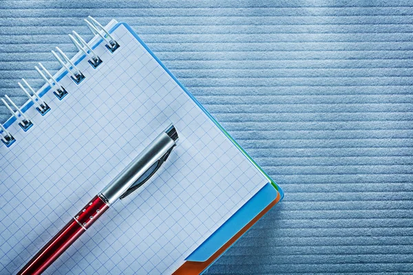 Bolígrafo biro de bloc de notas con espiral — Foto de Stock