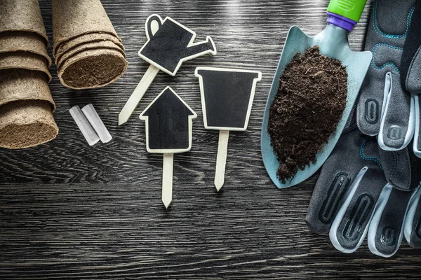 Jordbruk hand spade jord torv krukor säkerhet handskar svarta tavlan s — Stockfoto