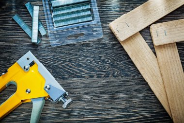 Küme zımba metal ahşap plakalar zımba