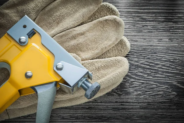 Ein Paar Schutzhandschuhe für den Bau — Stockfoto