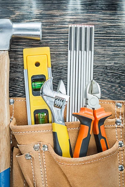 Claw hammer bouw niveau Verstelbare moersleutel houten meter ik — Stockfoto