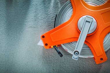 Teyp beton zemin üzerine ölçme haddelenmiş