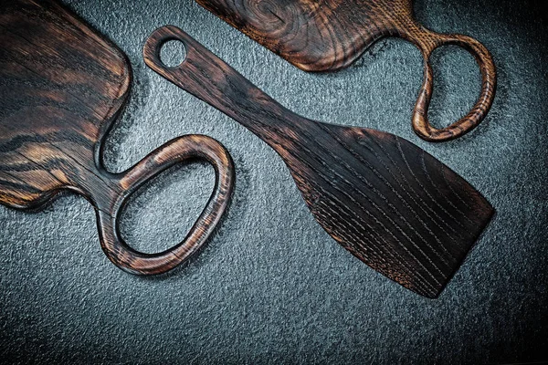 Cooking shovel and two serving boards close up — Stock Photo, Image