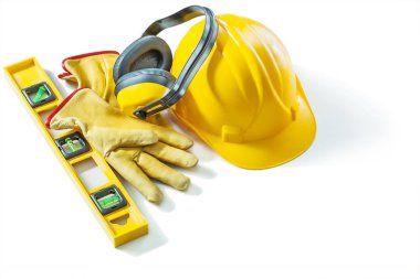 İnşaat aletleri takımı. Kask eldiven, kulaklık seviyesi izole.