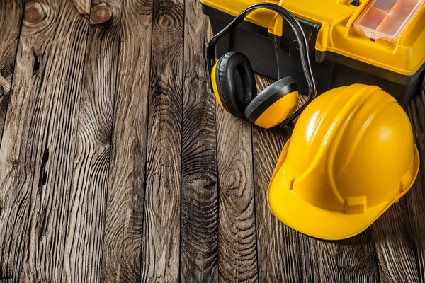 Strumenti Costruzione Casco Giallo Auricolari Cassetta Degli Attrezzi Legno Vintage — Foto Stock