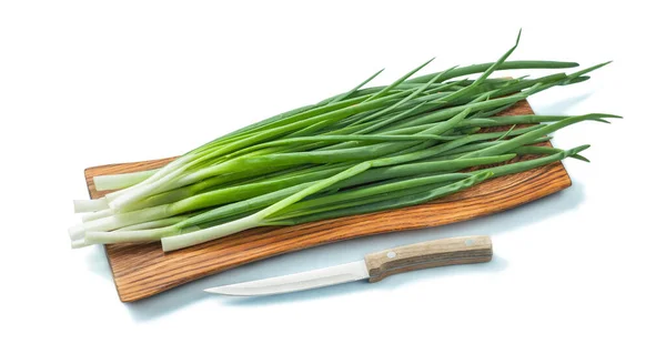 Tallos Cebolla Verde Fresca Sobre Tabla Cortar Madera Cuchillo Cocina —  Fotos de Stock