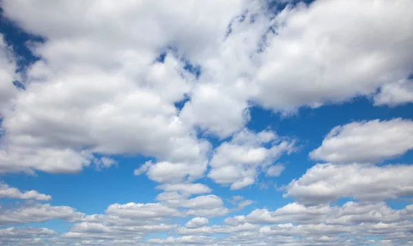 Błękitne niebo z chmurami Obrazek Stockowy