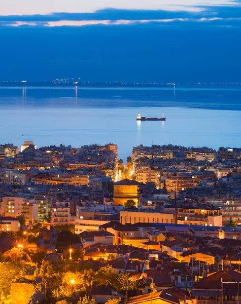Thessaloniki no lindo crepúsculo . — Fotografia de Stock