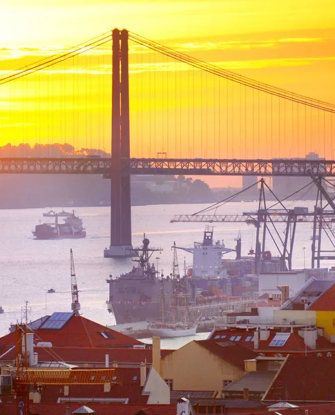 Trasporto marittimo Lisbona, Portogallo — Foto Stock