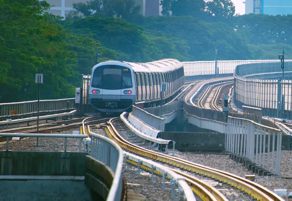 Trem MRT de Singapura moderno — Fotografia de Stock