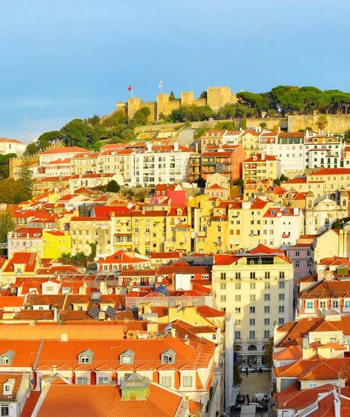 Zamek i stare miasto w Lizbonie — Zdjęcie stockowe