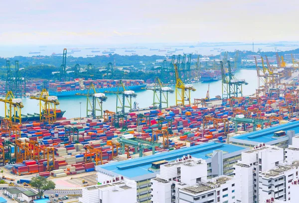 Сингапурский порт с видом — стоковое фото