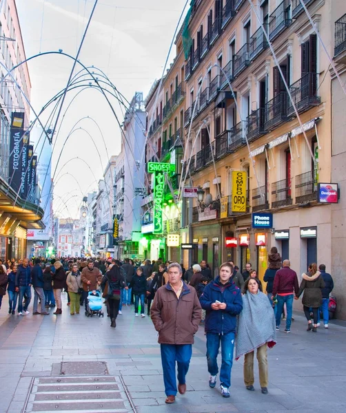 Nákupní ulice Madrid, Španělsko — Stock fotografie